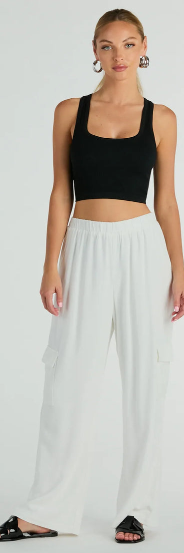 Refresh your fall closet with stylish women's pants like the Golden Hour High-Rise Cargo Wide-Leg Linen Pants in a sleek fabric and a pant leg style that makes your look unique.