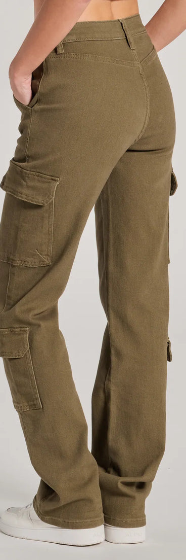 The Casual Meets Stylish High-Rise Cargo Straight Leg Pants is a trendy women's bottom in olive green, designed with modern details and alluring textures to complete chic outfits for 2025.