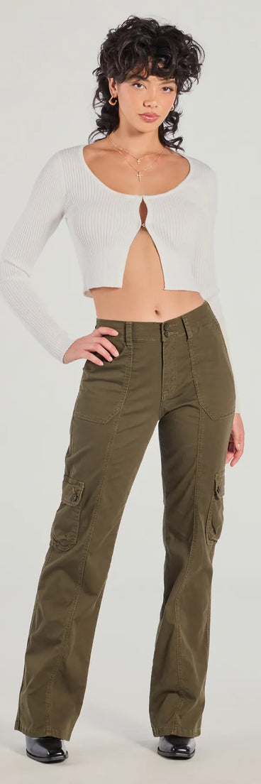 Upgrade your style game for 2025 with the High-Rise Coated Skinny Pants in camel, perfect for any fashion-forward wardrobe.