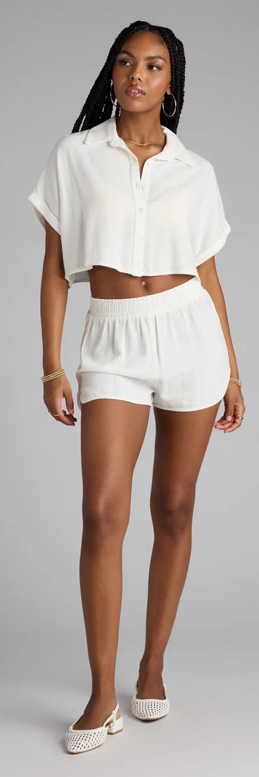 Look instantly put-together in the Casual Plans Mid-Rise Linen Shorts, part of a matching off-white clothing set designed for chic, no-fuss fall outfits.