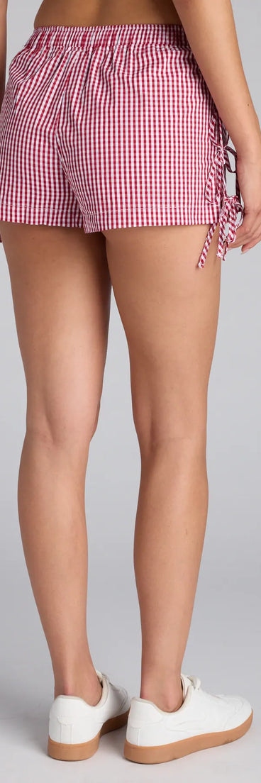 Designed for campus outfits, sleek workwear, and on-the-go moments, the Short But Sweet Gingham Bow Shorts are trendy red bottoms for women bringing effortless fall versatility.