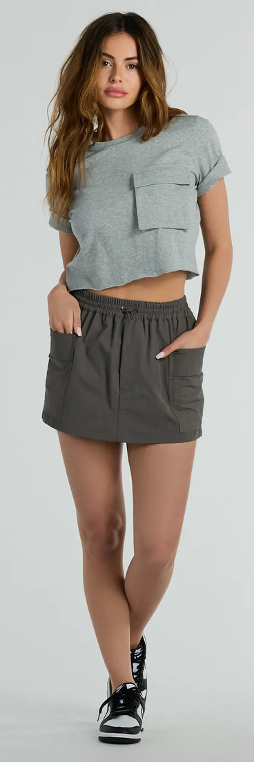 Upgrade your style game for 2025 with the Casually Sleek Woven Trouser Pants in mocha, perfect for any fashion-forward wardrobe.