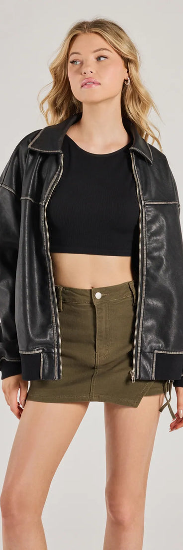 Designed for campus outfits, sleek workwear, and on-the-go moments, the Trendy Detail Twill Ruched Mini Skort is a trendy olive green bottom for women bringing effortless fall versatility.