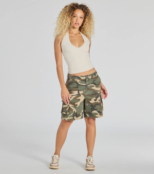 As women's olive cargo shorts, the Effortlessly Cool Mid-Rise Camo Cargo Shorts are perfect for creating a layered winter outfit with utility-inspired style or bringing a laid-back feel to everyday looks.