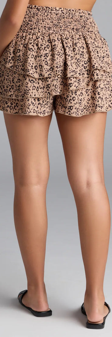 Designed for campus outfits, sleek workwear, and on-the-go moments, the She's Wild High-Rise Leopard Ruffle Skort is a trendy leopard print bottom for women bringing effortless fall versatility.