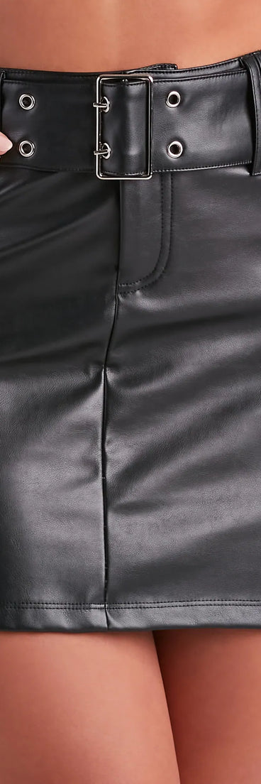 Edgy-Chic Cargo Faux Leather Mini Skirt
