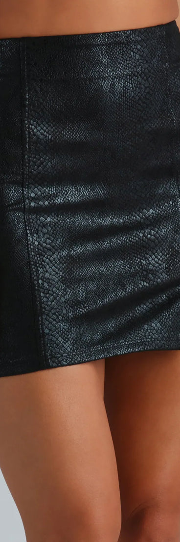 Alluring Edge Snake Print Mini Skirt