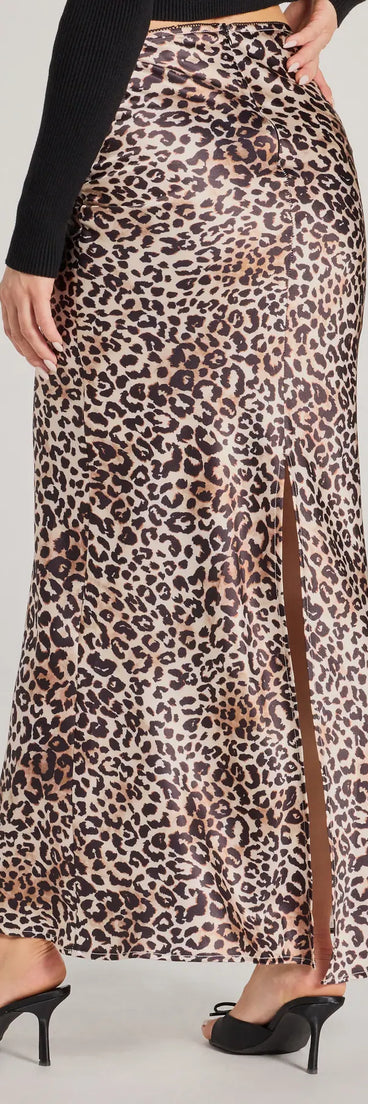 The It-Girl Chic Leopard Print Satin Maxi Skirt is a trendy women's bottom in leopard print, designed with modern details and alluring textures to complete chic outfits for 2025.