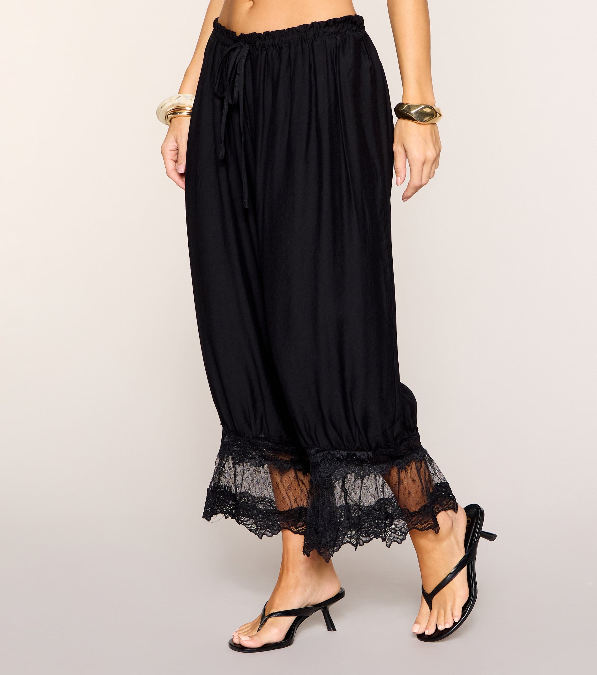 Soft Volume Lace-Trim Balloon Cropped Pants | Windsor
