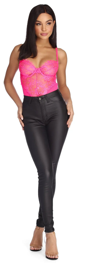 Stand Out Coated Skinny Pants