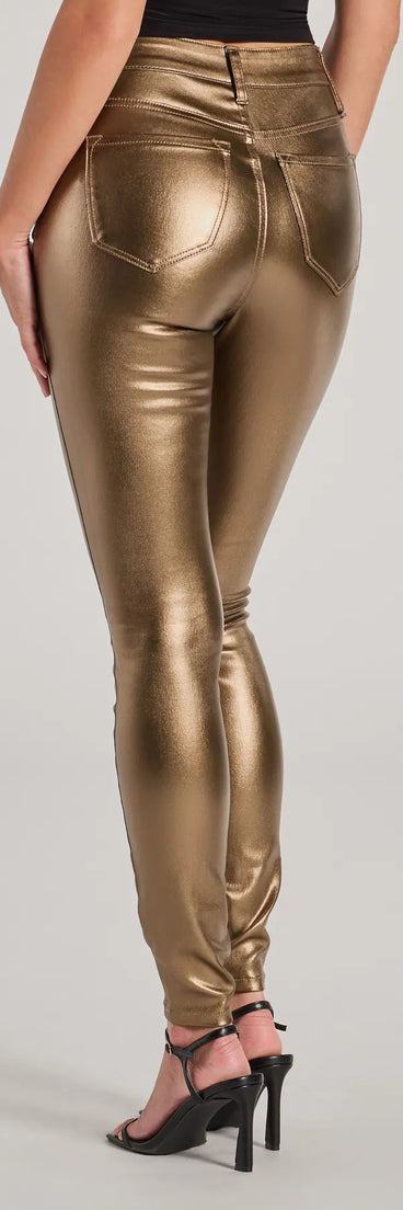 Get ready for any event with the Fab Moves Metallic Faux Leather Skinny Pants in brown, an essential start to creating a versatile holiday outfit for women for holiday parties, cocktail hours, or NYE events.