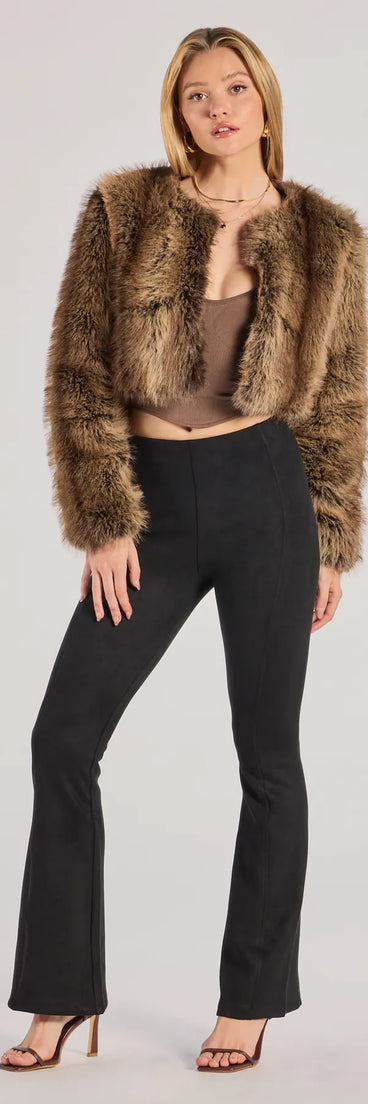 The Bring The Drama Flared High-Waist Pants in black is an elevated pick for your best outfit yet, effortlessly delivering a polished look that's sure to turn heads at any celebration.