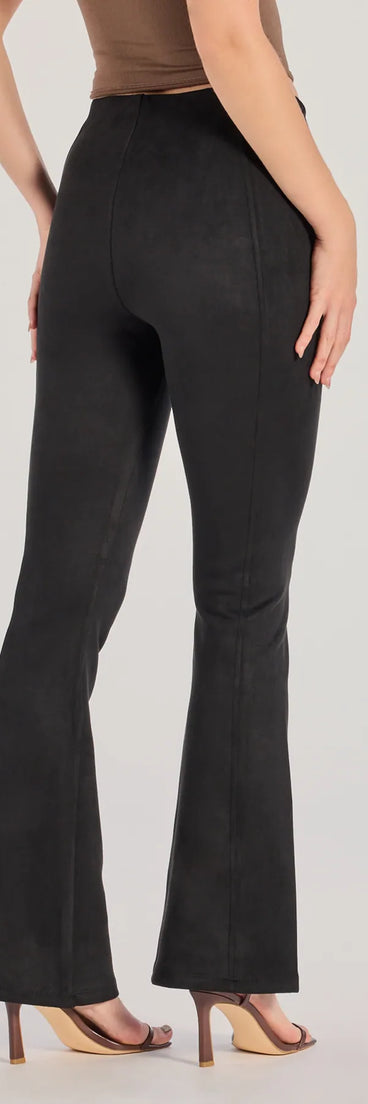 The Bring The Drama Flared High-Waist Pants is a trendy women's bottom in black, designed with modern details and alluring textures to complete chic outfits for 2025.