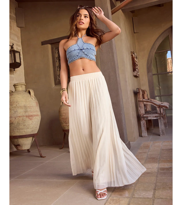 Pair the Pretty Pleats High-Rise Chiffon Palazzo Pants with your favorite crop or bodysuit for effortless warm-weather looks with on-trend natural pants that speak your style.