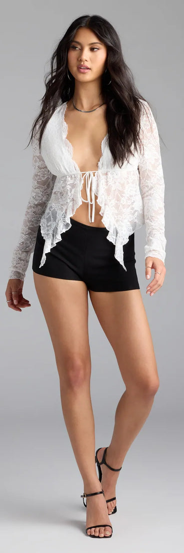 Designed for campus outfits, sleek workwear, and on-the-go moments, the One And Only Mid-Rise Hot Shorts are trendy black bottoms for women bringing effortless fall versatility.