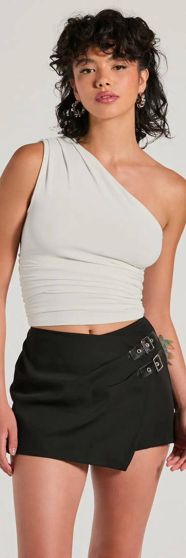 Adventuring Cutie Buckle Wrap Mini Skort, a trendy black addition to women's going-out outfits, is ideal for Christmas party outfits, chic NYE attire, or winter night-out looks that keep you on-trend!