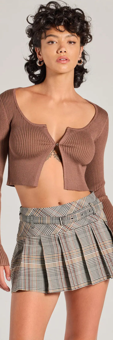 Upgrade your style game for 2025 with the It-Girl Attitude Drop Waist Pleated Skort in charcoal, perfect for any fashion-forward wardrobe.