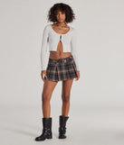 
Upgrade your style game for 2025 with the Plaid Charm Pleated Drop Waist Skort in gray, perfect for any fashion-forward wardrobe.