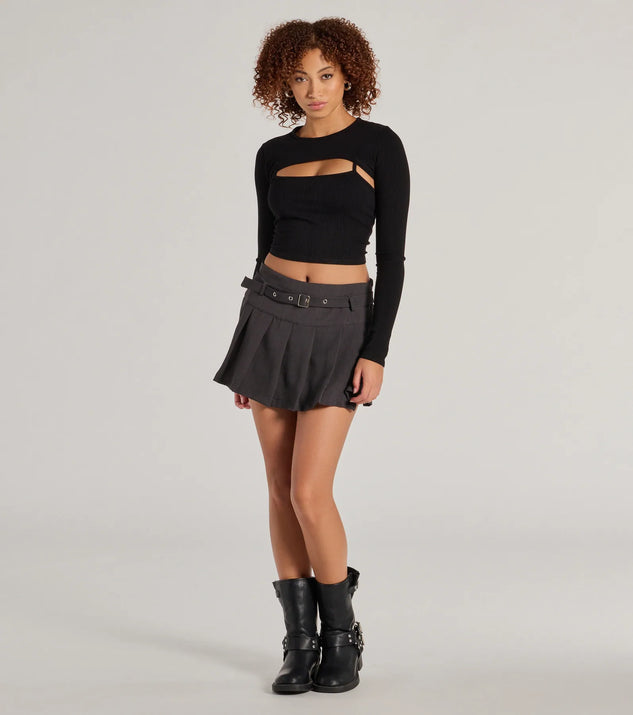 Upgrade your style game for 2025 with the Time To Celebrate Sequin Hot Shorts in silver, perfect for any fashion-forward wardrobe.