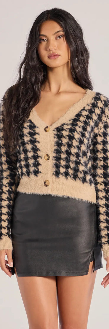 The Glam It Up Faux Leather Skort in black brings edge and energy to your vibe, ready to elevate any festival look or concert outfit.