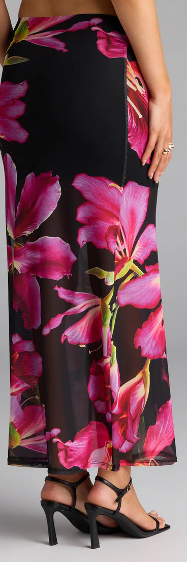 Choosing the black skirt says you’re ready to show off in the Vacay Queen Tropical Floral Mesh Maxi Skirt, a warm-weather staple that elevates your outfit and seasonal style.