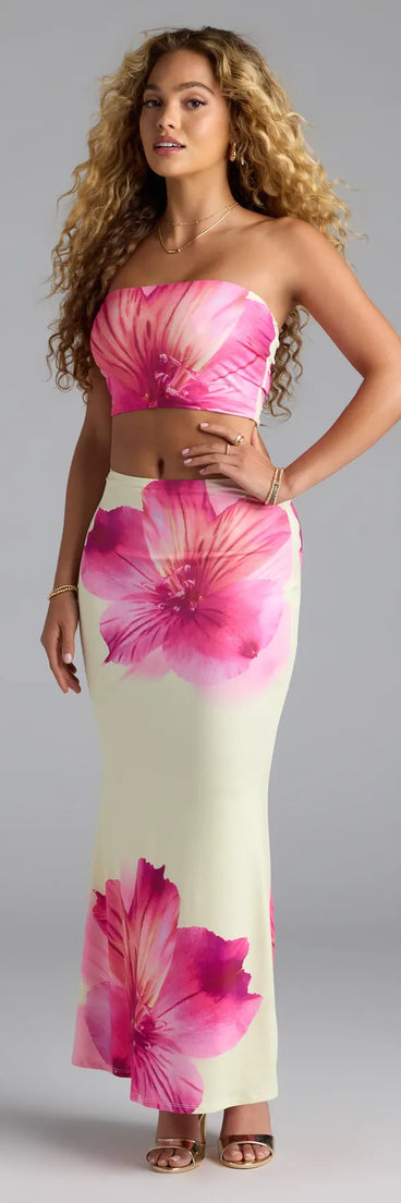 Complete your summer wardrobe with the Sandy Shores Tropical Floral Maxi Skirt, a trendy skirt in yellow made to mix, match, and stand out.