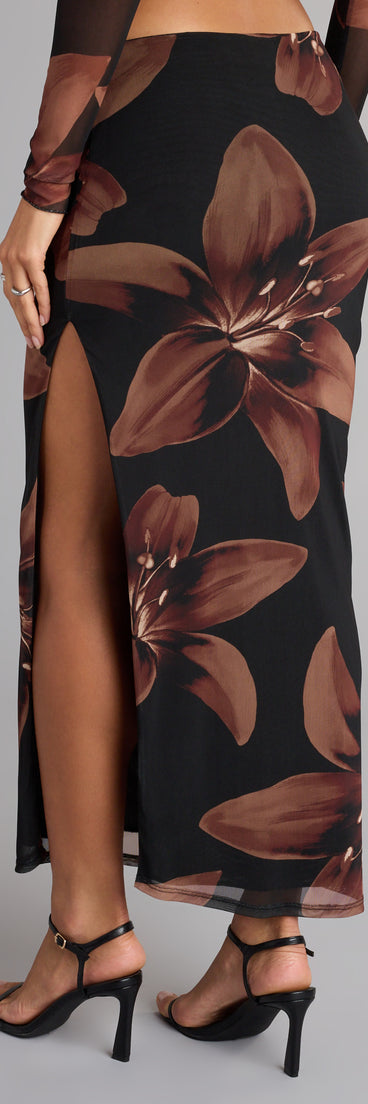 Style your day-to-night fall looks effortlessly in this skirt featuring the Sweet Escape Floral Slit Maxi Skirt.