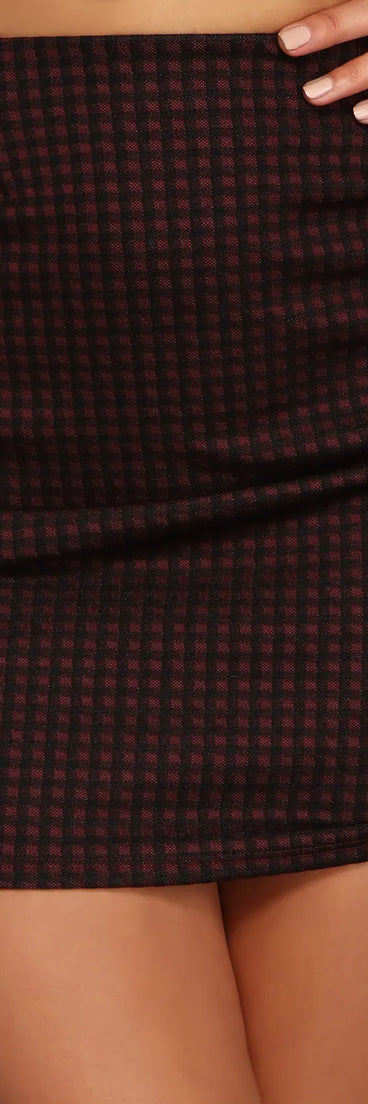 Chic Checkered Ruched Mini Skirt