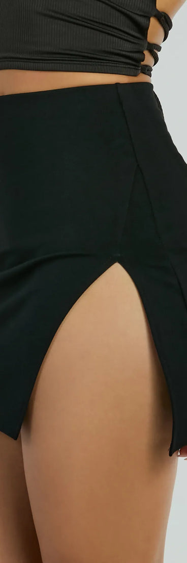 
Upgrade your style game for 2025 with the Classy And Chic Slit Ponte Mini Skirt in black, perfect for any fashion-forward wardrobe.