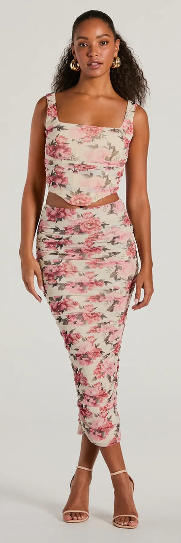 Effortlessly create party outfits or vacation-ready looks with the Blooming Bliss High-Rise Bodycon Floral Maxi Skirt, one part of a versatile women's ivory matching set perfect for quick and easy outfit combinations from layering chic outfits to transitioning your look seamlessly.