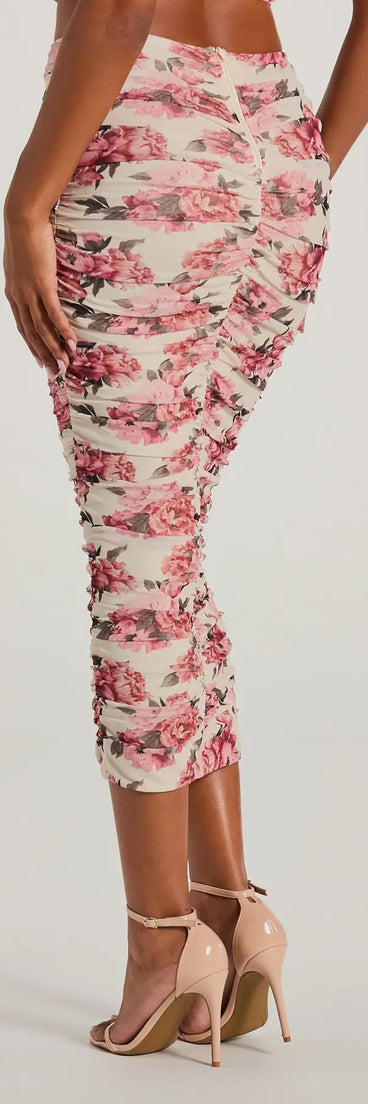 The Blooming Bliss High-Rise Bodycon Floral Maxi Skirt is a trendy women's bottom in ivory, designed with modern details and alluring textures to complete chic outfits for 2025.
