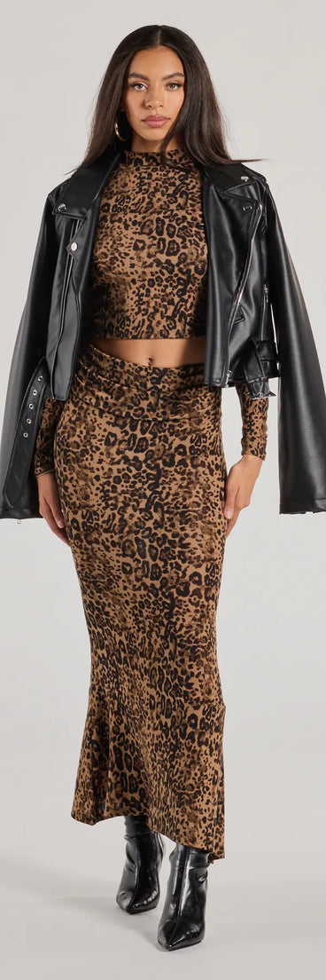 Effortlessly create party outfits or vacation-ready looks with the Bold Aura Leopard Print Knit Maxi Skirt, one part of a versatile women's leopard print matching set perfect for quick and easy outfit combinations from layering chic outfits to transitioning your look seamlessly.