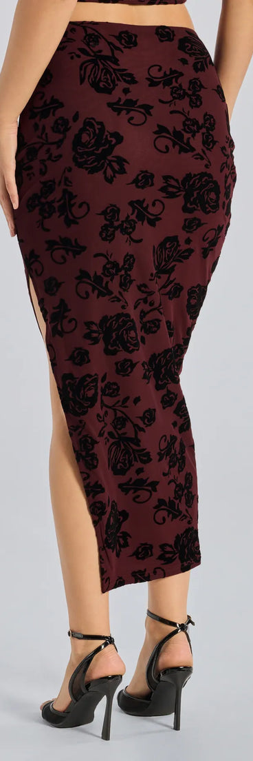 Create bold, fashion-forward looks for summer with the Luxe Wonder Flocked Velvet Floral Midi Skirt in plum, a must-have piece from Windsor’s collection of stylish bottoms for women.