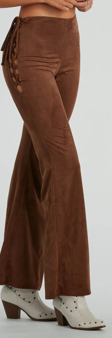 The All Laced-Up Flare Faux Suede Pants in brown is a pair of women's pants with an on-trend leg style and elevated fabric that adds texture, perfect for crafting effortless winter outfits.