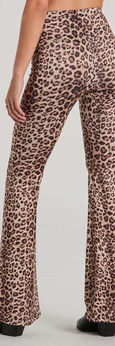 
Upgrade your style game for 2025 with the Walk On The Wild Side High Rise Leopard Flare Pants in leopard, perfect for any fashion-forward wardrobe.
