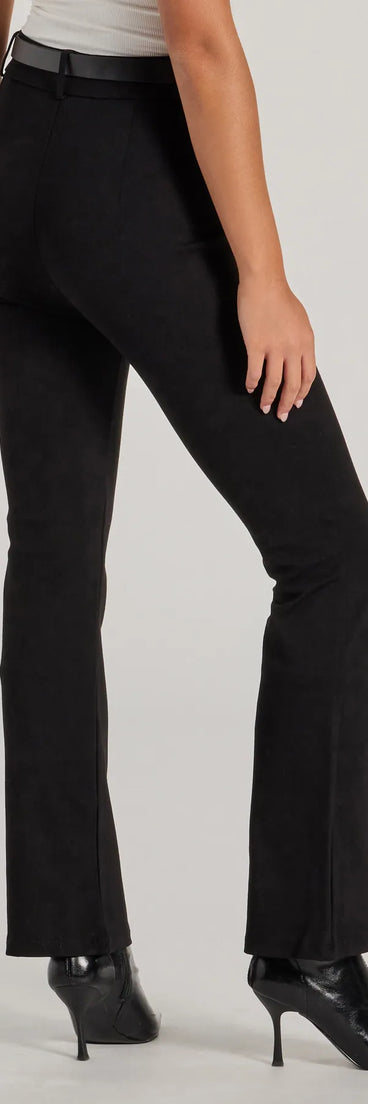The Modern Muse Ponte Knit Belted Tapered Pants is a trendy women's bottom in black, designed with modern details and alluring textures to complete chic outfits for 2025.