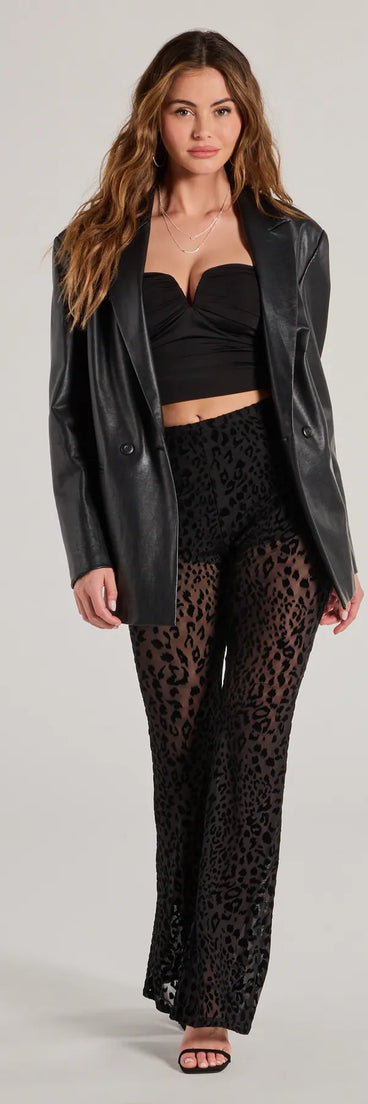 
Upgrade your style game for 2025 with the Chic Fairytale Tiered Lace Hot Shorts in ivory, perfect for any fashion-forward wardrobe.