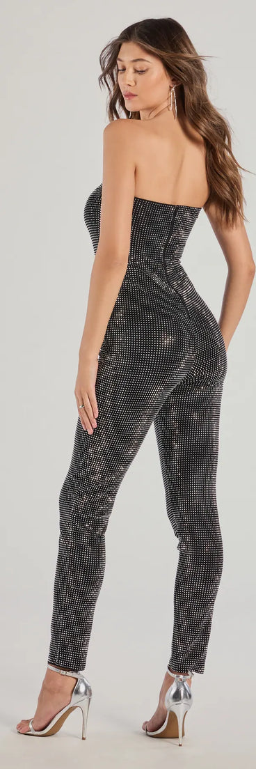 Step out in the Glam Muse Rhinestone Strapless Jumpsuit, a black jumpsuit made to elevate your vibe from brunch to after-dark plans with ease and polish.