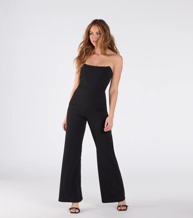 Create bold, fashion-forward looks for summer with the Sultry Babe Strapless Corset Wide-Leg Jumpsuit in black, a must-have piece from Windsor’s collection of stylish bottoms for women.
