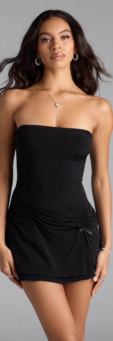 Choosing a black romper like the Chic Vibes Only Strapless Drop Waist Romper means you’re ready for anything—no outfit planning needed, just style, go, and glow.