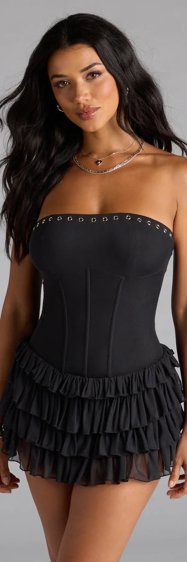 Designed for campus outfits, sleek workwear, and on-the-go moments, the Edgy Allure Corset Drop Waist Romper is a trendy black bottom for women bringing effortless fall versatility.