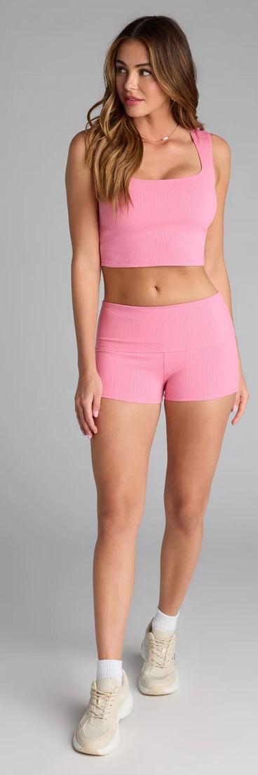 Designed for campus outfits, sleek workwear, and on-the-go moments, the Chill Girlie Foldover Hot Shorts are trendy pink bottoms for women bringing effortless fall versatility.