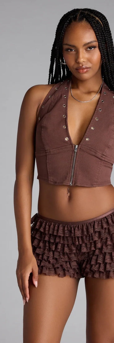 Designed for campus outfits, sleek workwear, and on-the-go moments, the So Fab Ruffled Lace Hot Shorts are trendy brown bottoms for women bringing effortless fall versatility.