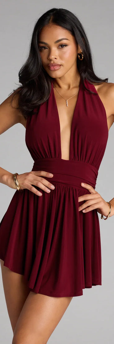 Designed for campus outfits, sleek workwear, and on-the-go moments, the Kiss the Spotlight Halter Romper is a trendy burgundy bottom for women bringing effortless fall versatility.