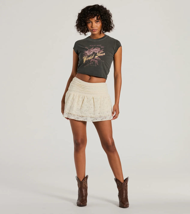 
Upgrade your style game for 2025 with the Hot Shot High-Rise Wide-Leg Denim Jeans, perfect for any fashion-forward wardrobe.