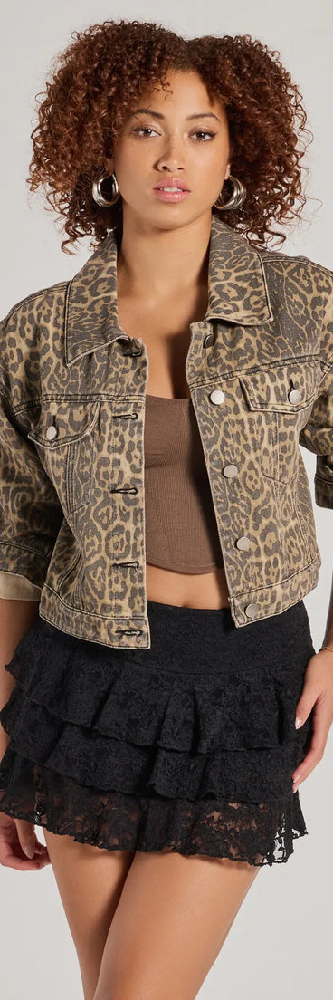 Designed for campus outfits, sleek workwear, and on-the-go moments, the Charming Allure Drop Waist Tiered Lace Skort is a trendy black bottom for women bringing effortless fall versatility.