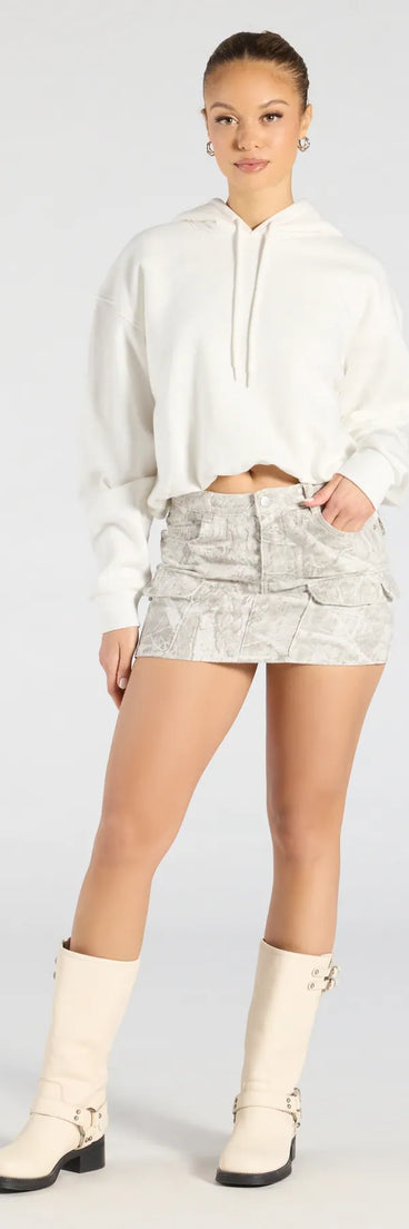 Pair the Cutie Cadet Cargo Denim Mini Skirt with your favorite crop or bodysuit for effortless fall outfits with on-trend gray skirts that speak your style.