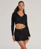 
Upgrade your style game for 2025 with the Channel Cute Mid-Rise Pleated Denim Mini Skirt in black, perfect for any fashion-forward wardrobe.