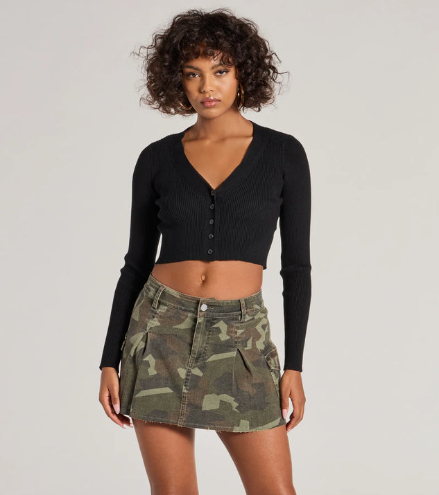 The Adventurous Babe Camo Pleated Cargo Mini Skirt is a olive cargo skirt, an effortlessly layer-friendly piece ideal for a celebration-ready look with a funtional-inspired flair.