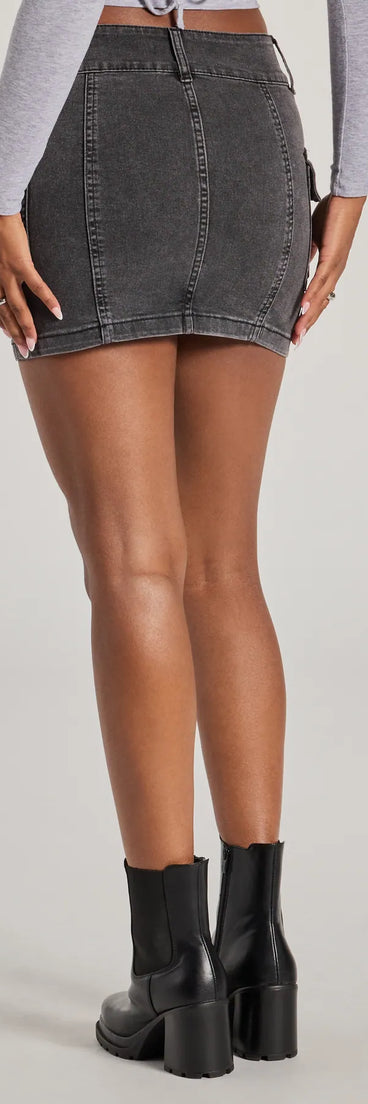 The Casual Cool Girl Cargo Denim Mini Skirt is a trendy women's bottom in charcoal, designed with modern details and alluring textures to complete chic outfits for 2025.